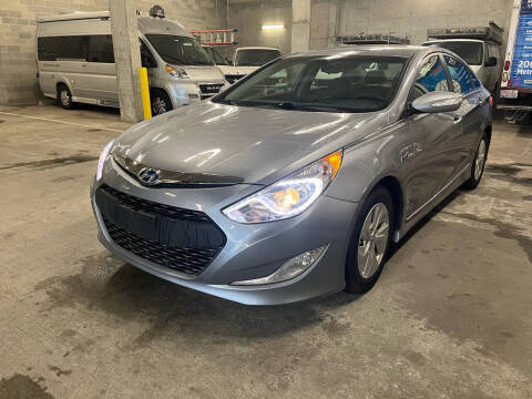 2015 Hyundai Sonata Hybrid for sale at Wild West Cars & Trucks in Seattle WA