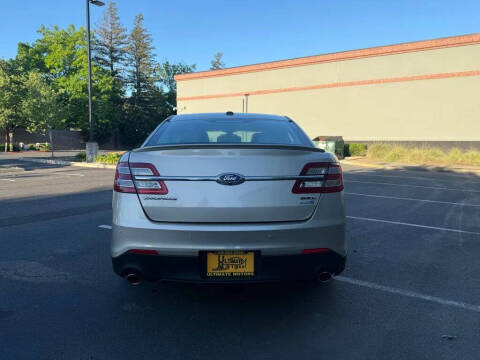 2017 Ford Taurus SEL