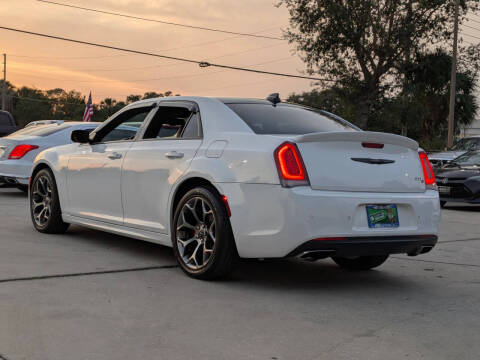 2017 Chrysler 300
