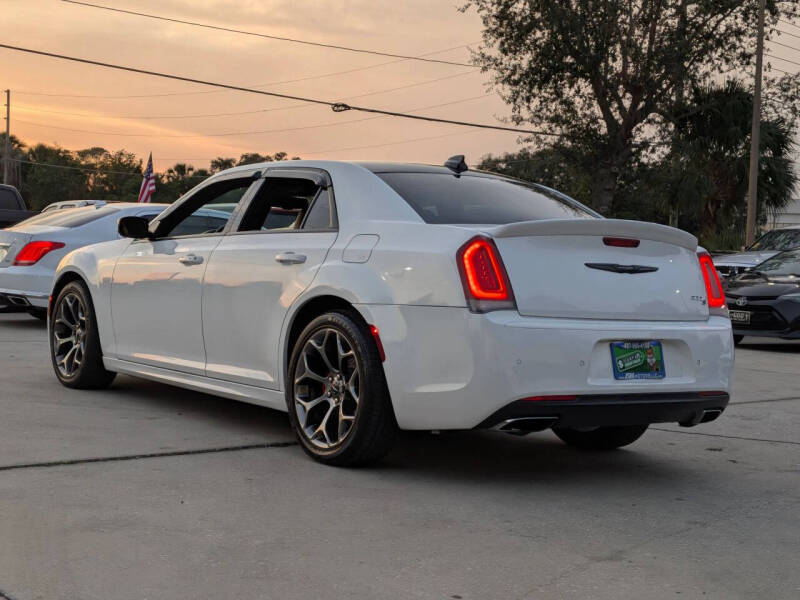 2017 Chrysler 300