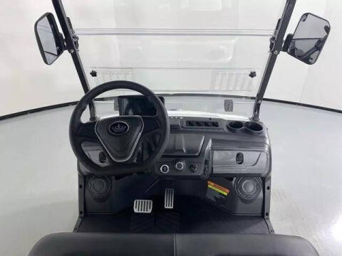 2025 Evolution MAVERICK 4 PLUS