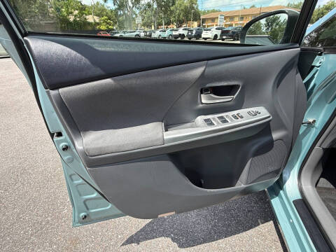 2013 Toyota Prius v Three