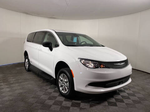 2024 Chrysler Voyager LX