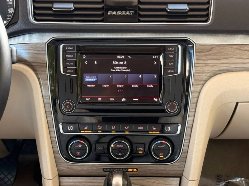 2018 Volkswagen Passat 2.0T SEL Premium