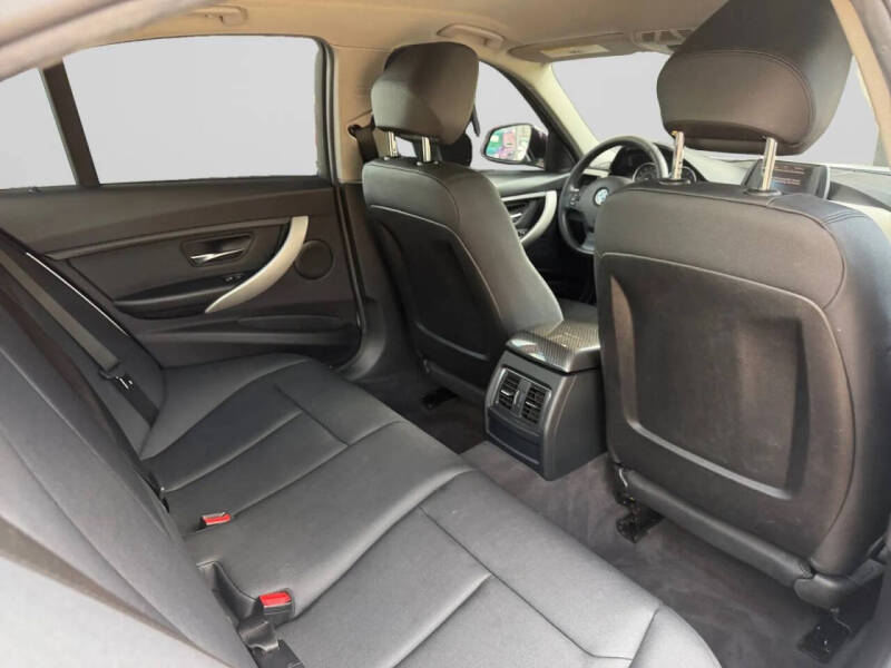 2017 BMW 3 Series 320i