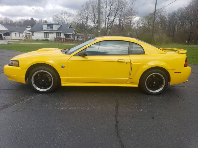 Used 2004 Ford Mustang GT Deluxe with VIN 1FAFP42X74F189987 for sale in Paw Paw, MI