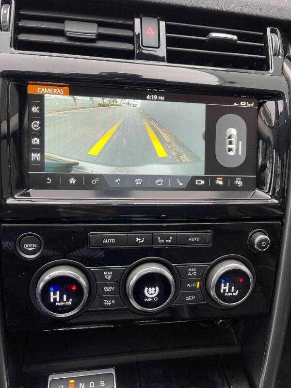 2017 Land Rover Discovery First Edition