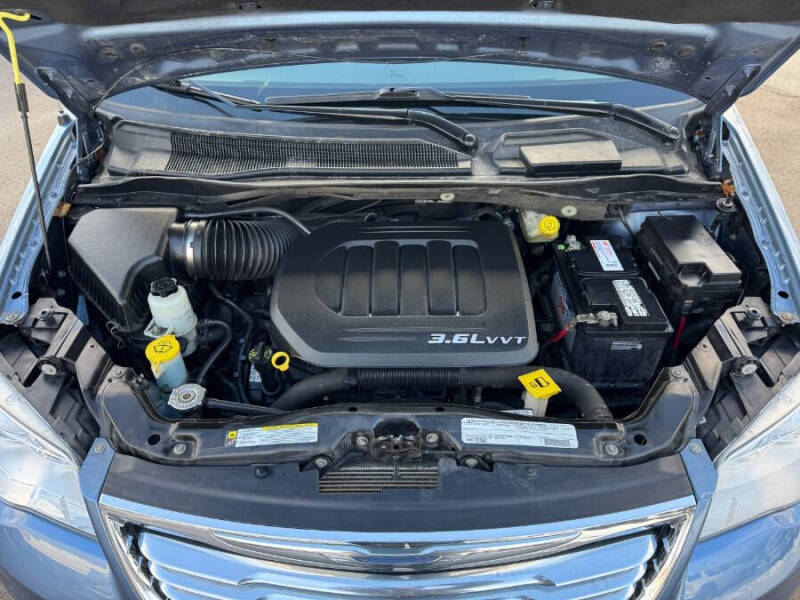 2011 Chrysler Town and Country Touring-L