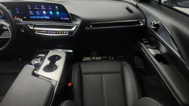 2024 Cadillac LYRIQ Tech