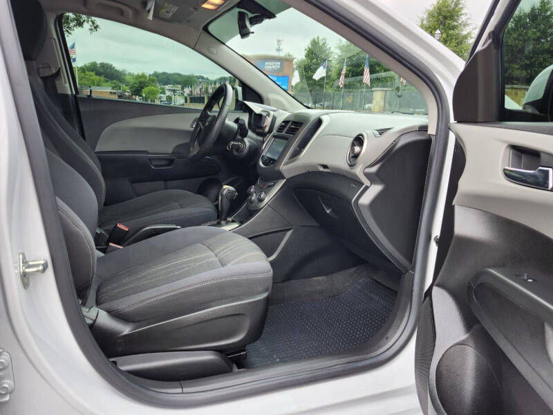 2016 Chevrolet Sonic LT Auto