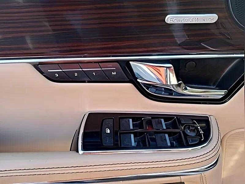 2012 Jaguar XJL Portfolio