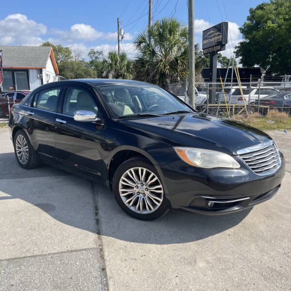 2011 Chrysler 200 Limited's photo