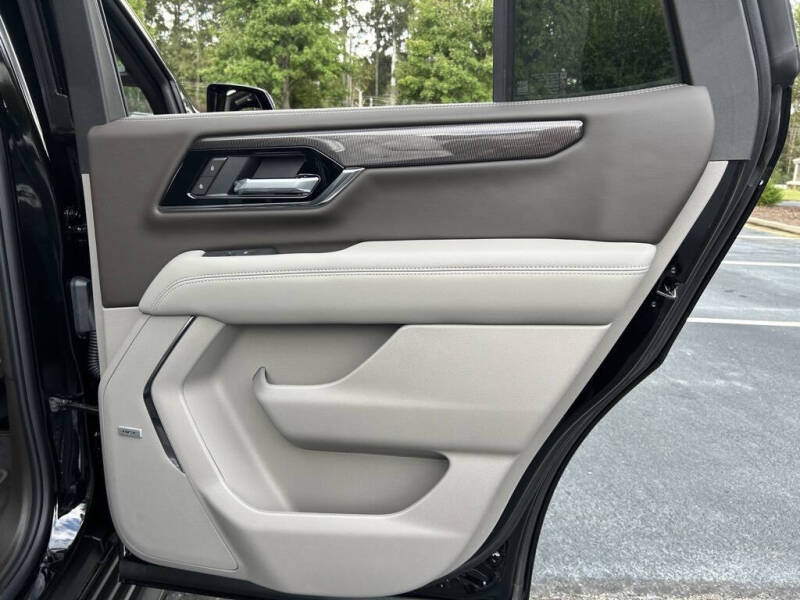 2025 GMC Yukon Elevation