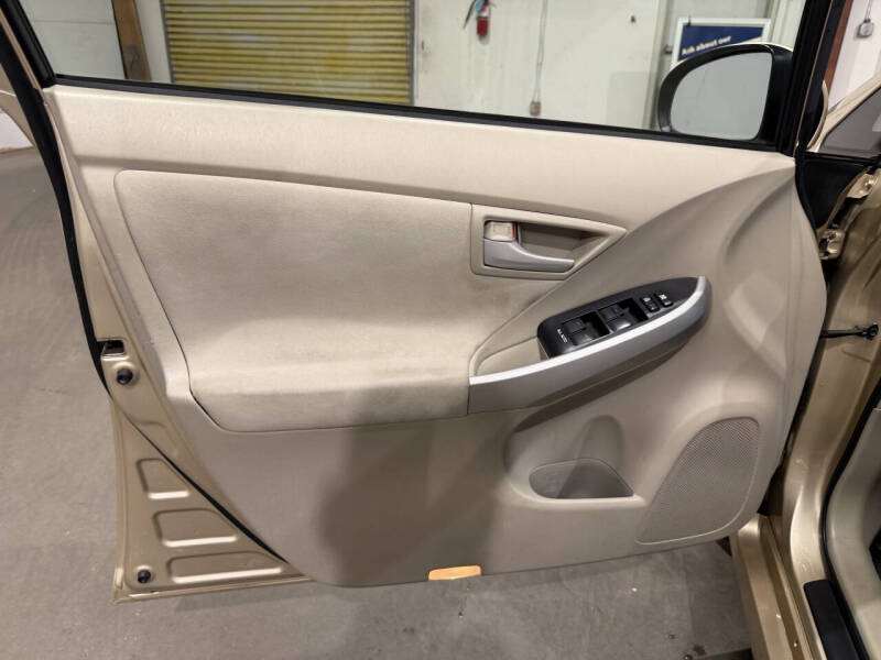 2010 Toyota Prius II