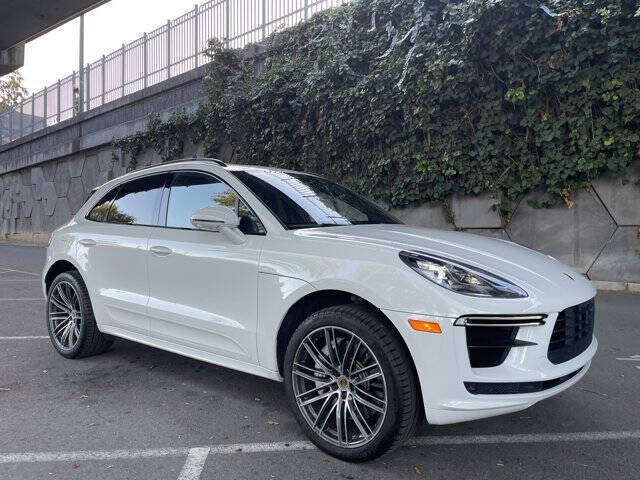 2020 Porsche Macan Turbo
