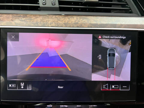 2019 Audi e-tron quattro Premium Plus