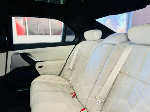 2023 BMW 7 Series 740i