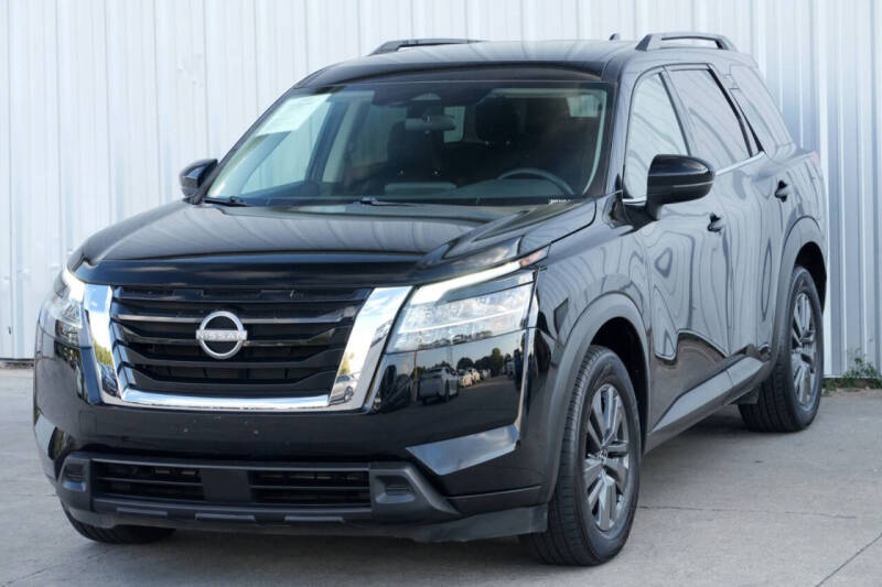 2022 Nissan Pathfinder SV
