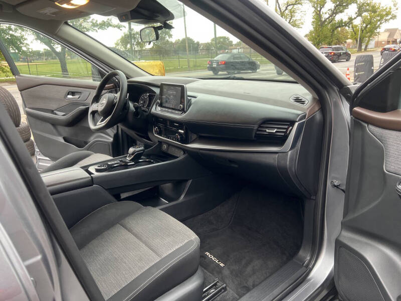 2022 Nissan Rogue SV