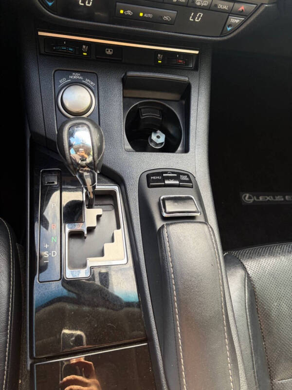 2013 Lexus ES 300h
