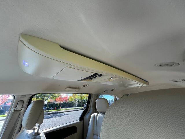 2013 Chrysler Town and Country Touring