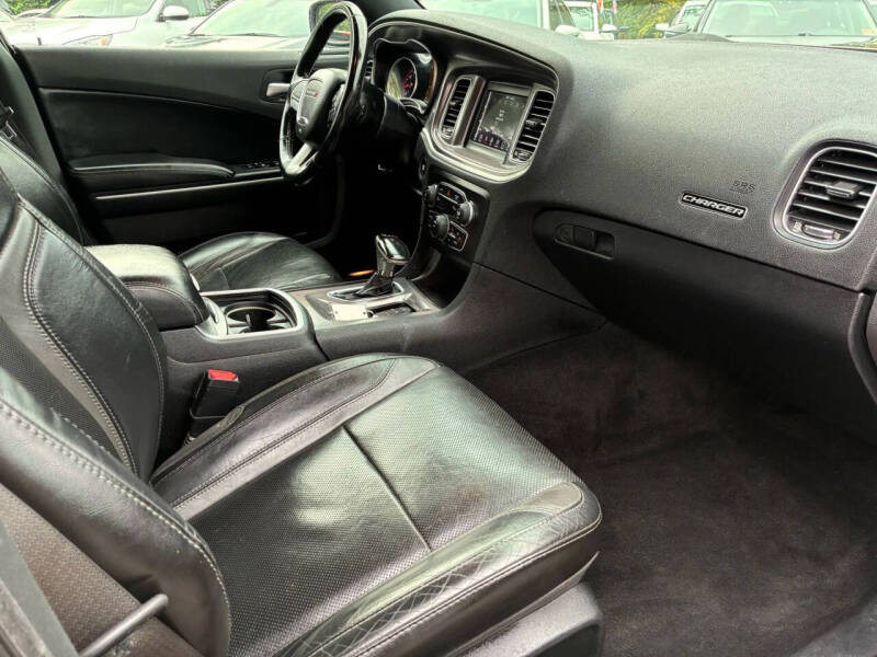 2019 Dodge Charger SXT