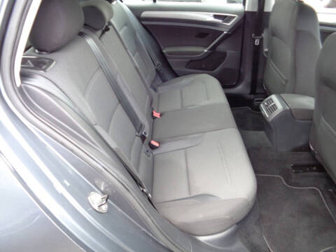 2017 Volkswagen Golf TSI S