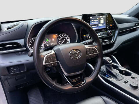 2022 Toyota Highlander XSE