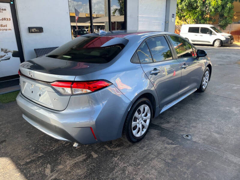 2021 Toyota Corolla LE photo 2