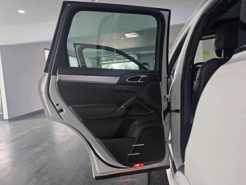 2016 Porsche Cayenne GTS