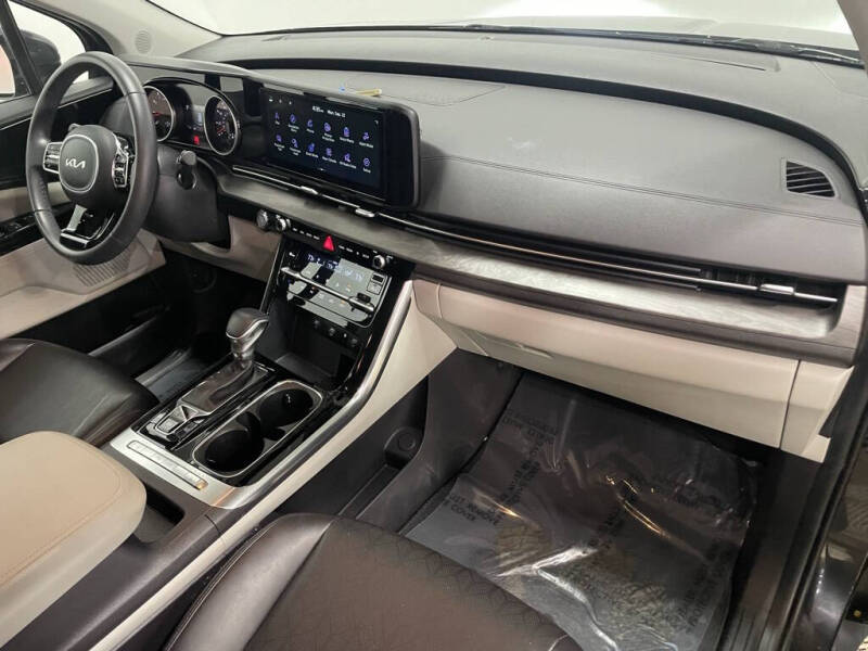 2024 Kia Carnival EX