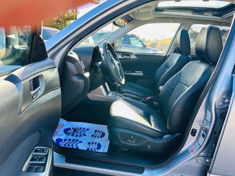 2013 Subaru Forester X Touring photo 12