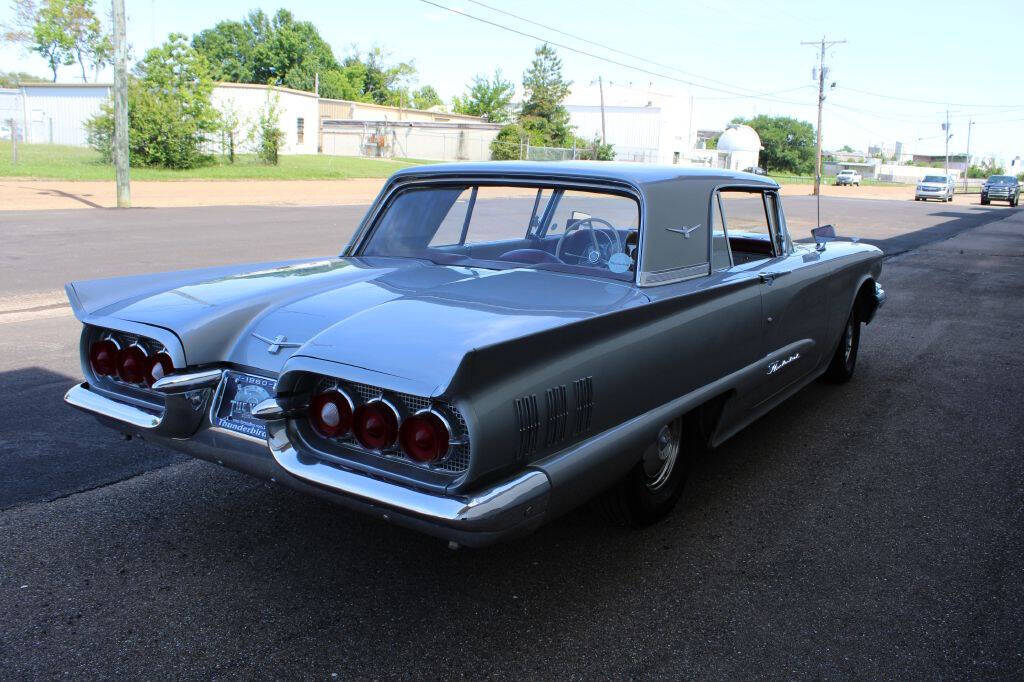 1960 Ford Thunderbird 6