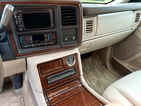 2003 Cadillac Escalade