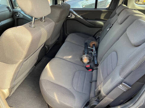 2011 Nissan Pathfinder S