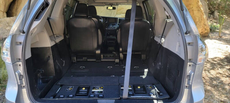 2015 Toyota Sienna SE Premium 8-Passenger