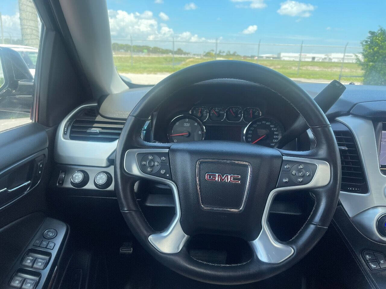 2016 GMC Yukon XL SUV / Crossover - $24,900