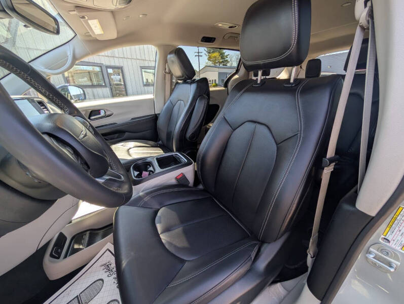 2024 Chrysler Pacifica Touring L