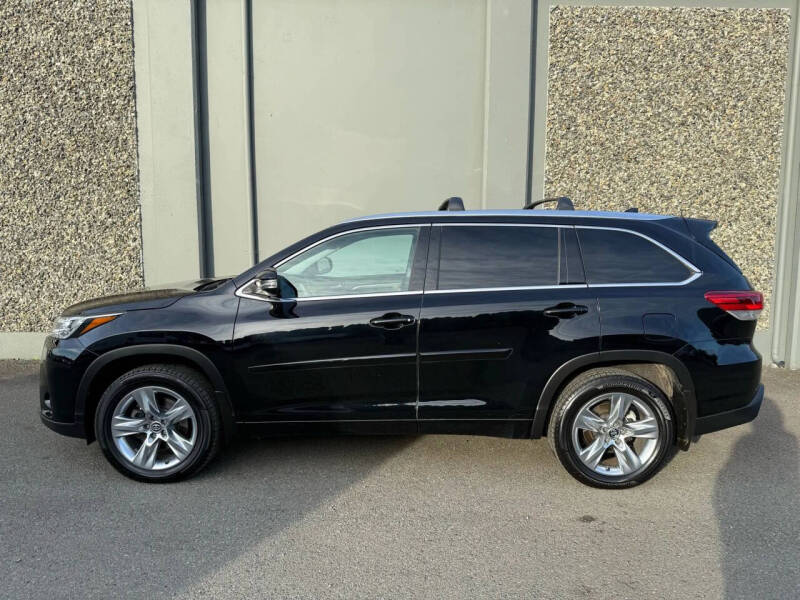 2017 Toyota Highlander Limited Platinum