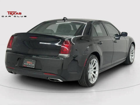 2016 Chrysler 300