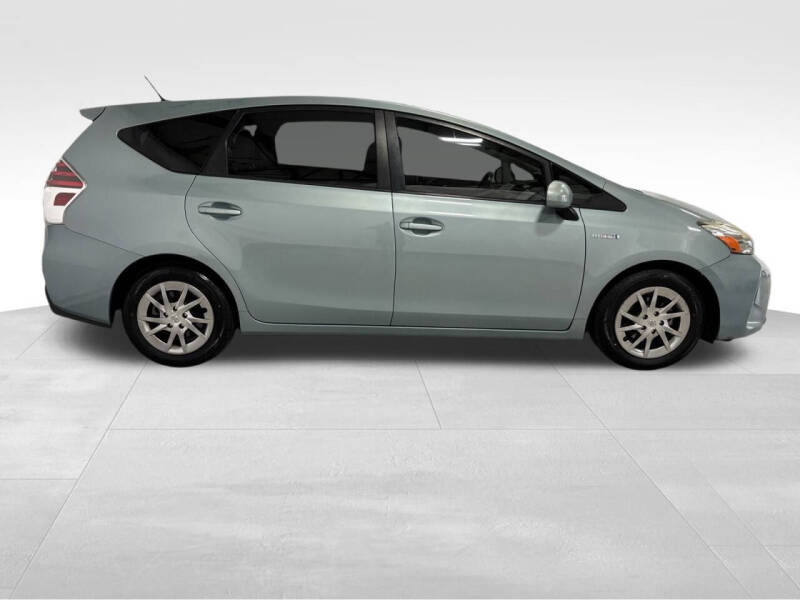 2016 Toyota Prius v