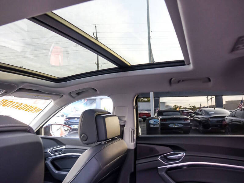 2019 Audi e-tron quattro Premium Plus