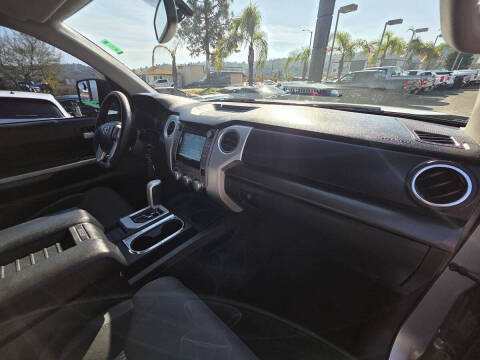 2017 Toyota Tundra SR5