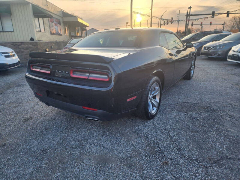 2022 Dodge Challenger SXT