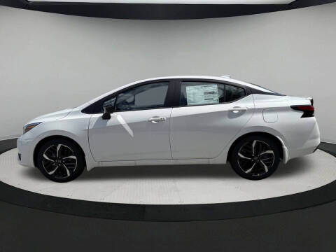 2025 Nissan Versa SR