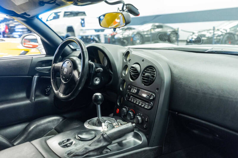 2003 Dodge Viper SRT-10