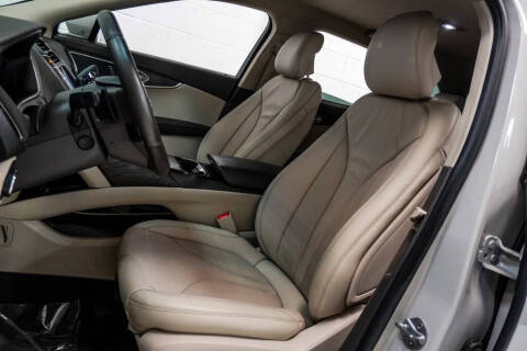 2019 Lincoln Nautilus Select