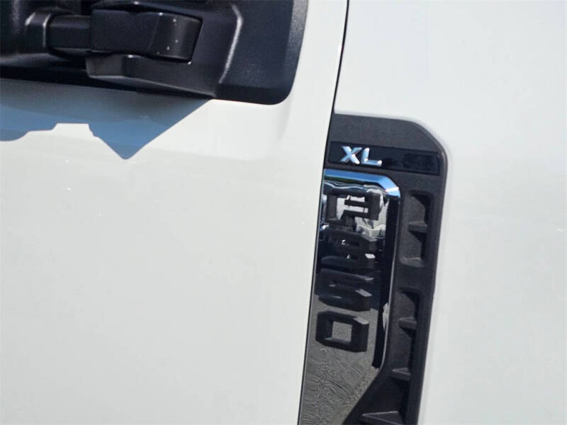 2025 Ford F-350 Super Duty XL