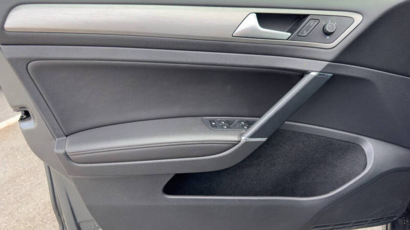 2015 Volkswagen Golf TSI SE