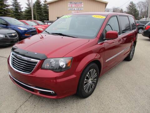 2014 Chrysler Town and Country for sale at Richfield Car Co in Hubertus WI